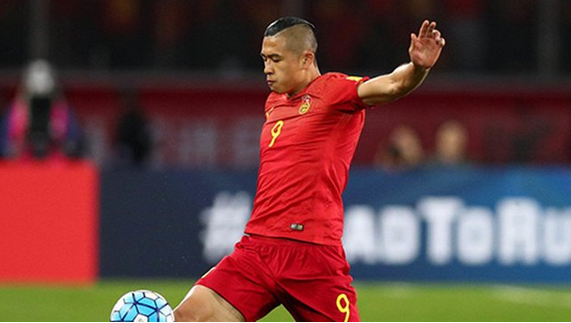 集结日广州队备战荷甲,门线救险细节曝光,震撼外界,资深球员宣示担当 集结日广州队备战荷甲,门线救险细节曝光,震撼外界,资深球员宣示担当