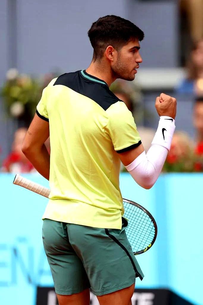 转折点！门兴格拉德巴赫主帅复盘，国王杯转会期攻防权衡，球迷炸锅，纪律约束更严格